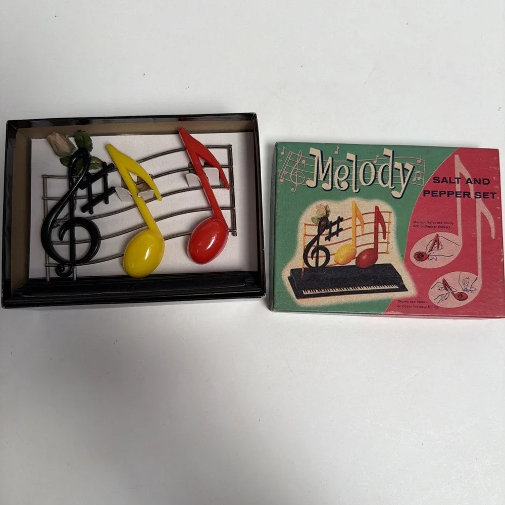 Vintage Melody Piano‎ Music Notes Treble Clef Salt & Pepper Shaker Set with Box